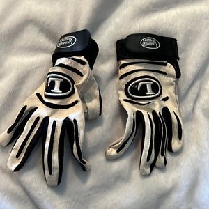 Youth Medium batting gloves by Louisville Sluggar